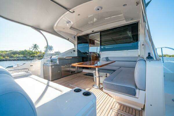Riviera 5400 Sport Yacht Yacht For Sale