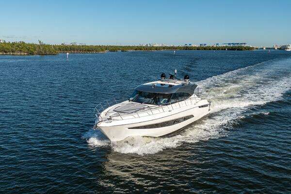 Riviera 5400 Sport Yacht Yacht For Sale