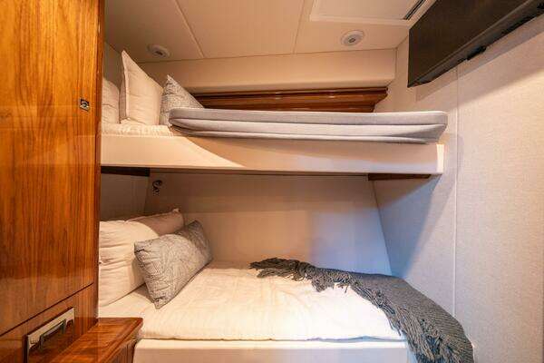 Riviera 5400 Sport Yacht Yacht For Sale