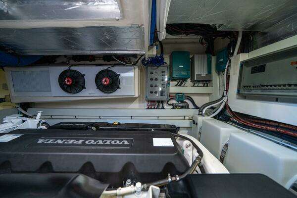 Riviera 5400 Sport Yacht Yacht For Sale