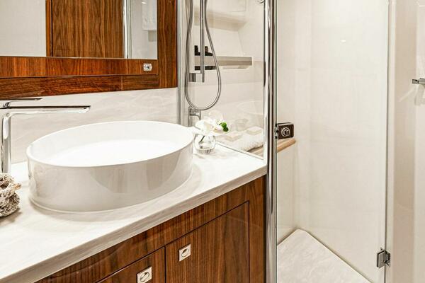 WATER DOG 54ft Riviera Yacht For Sale WATER DOG 54ft Riviera Yacht For Sale