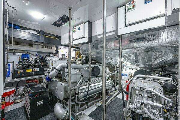 Pershing Pershing 92 Yacht For Sale