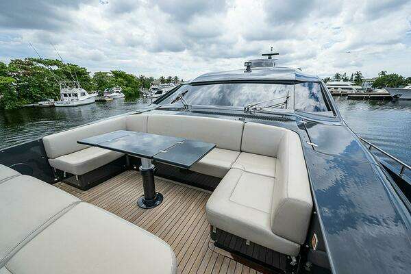 Pershing Pershing 92 Yacht For Sale