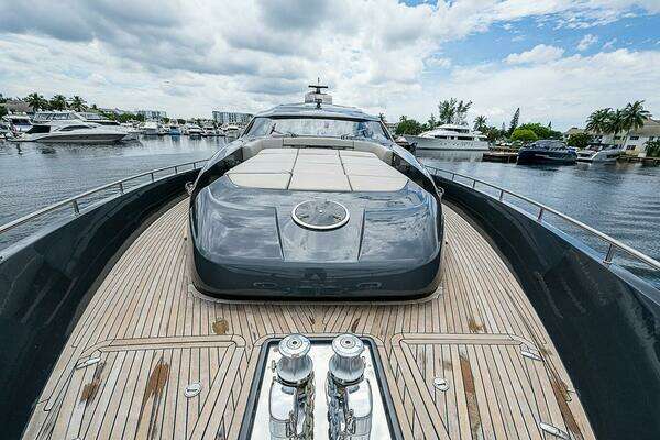 Pershing Pershing 92 Yacht For Sale
