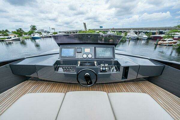 Pershing Pershing 92 Yacht For Sale