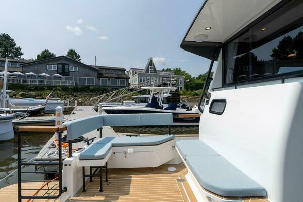 800k    900k Stock 8 32ft Targa Yacht For Sale