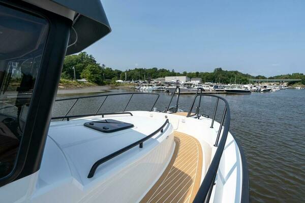 800k    900k Stock 8 32ft Targa Yacht For Sale