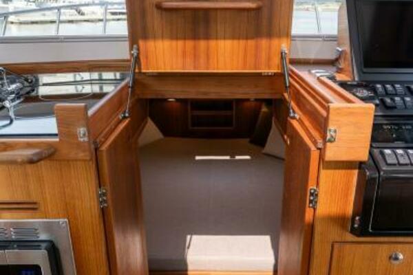 800k    900k Stock 8 32ft Targa Yacht For Sale