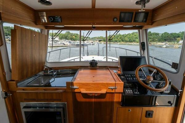 800k    900k Stock 8 32ft Targa Yacht For Sale