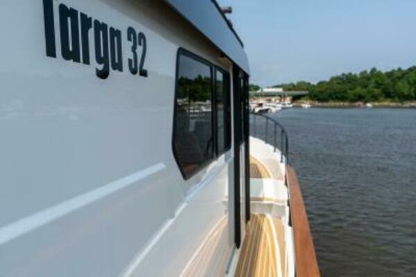 800k    900k Stock 8 32ft Targa Yacht For Sale