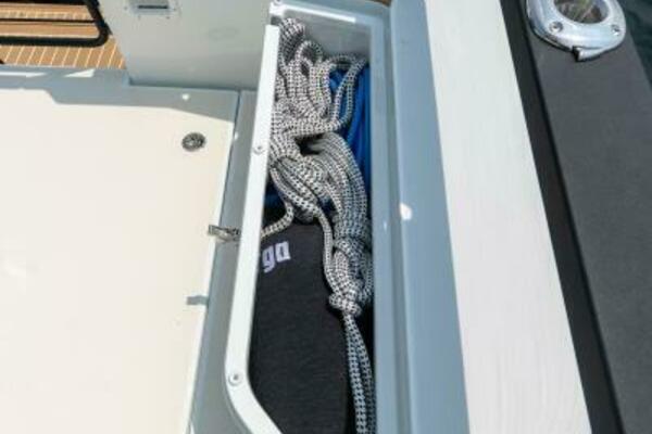 800k    900k OB Stock 8 32ft Targa Yacht For Sale