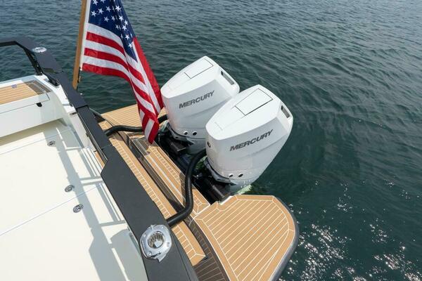 800k    900k OB Stock 8 32ft Targa Yacht For Sale
