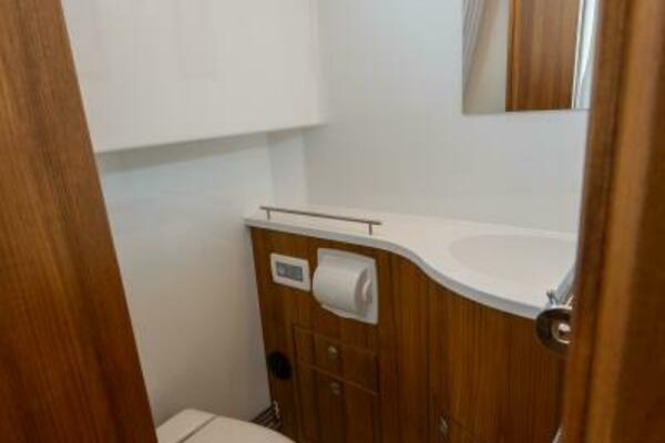 800k    900k OB Stock 8 32ft Targa Yacht For Sale