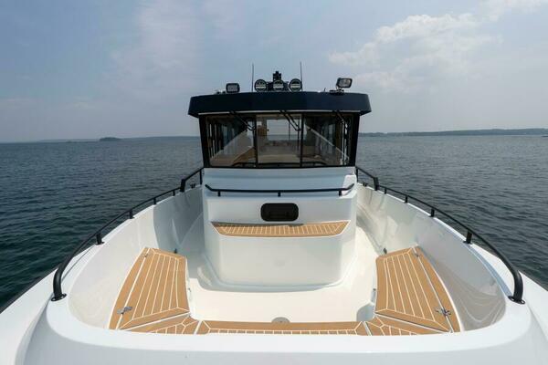 800k    900k OB Stock 8 32ft Targa Yacht For Sale