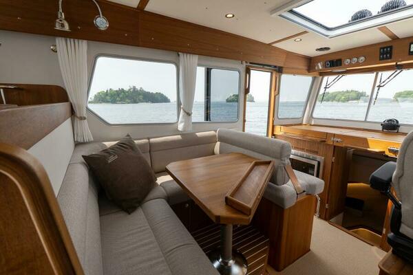800k    900k OB Stock 8 32ft Targa Yacht For Sale