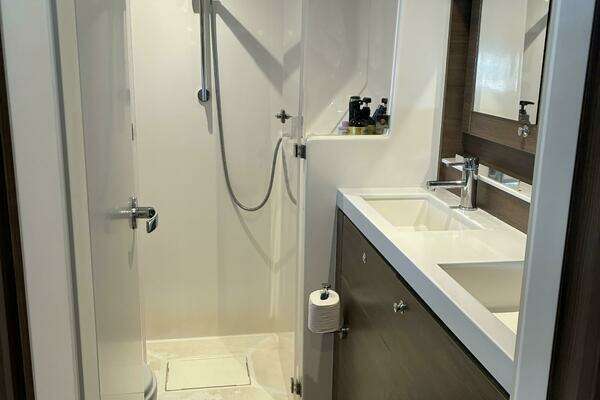 Bali 4.2 Yacht For Sale