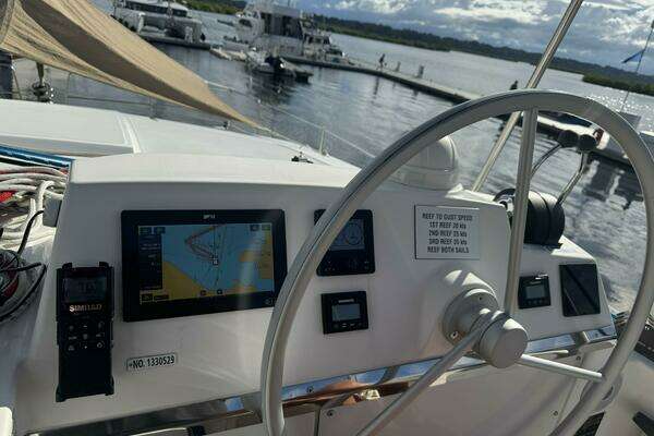 Bali 4.2 Yacht For Sale