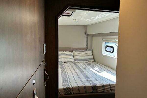 Bali 4.2 Yacht For Sale