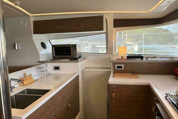 Bali 4.2 Yacht For Sale