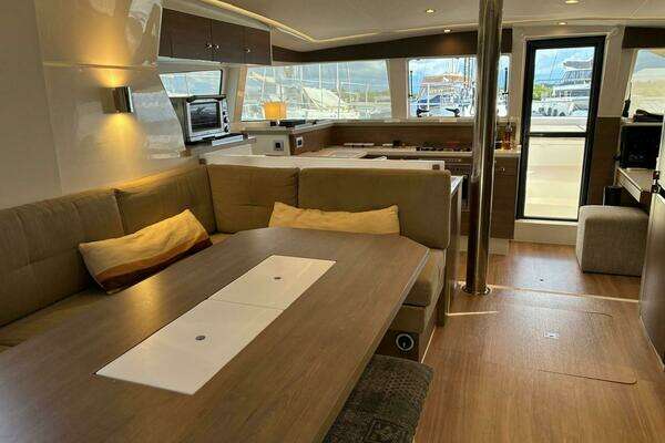Bali 4.2 Yacht For Sale