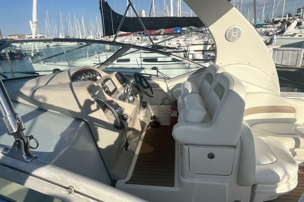 2005 Sea Ray 320 Sundancer