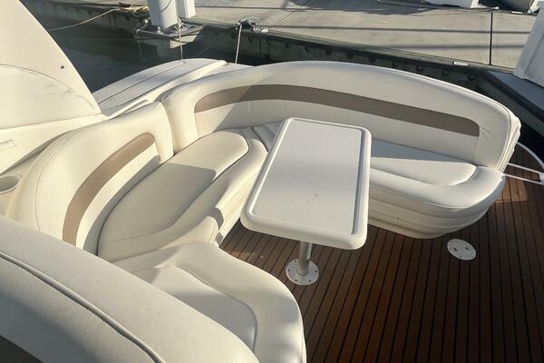 2005 Sea Ray 320 Sundancer