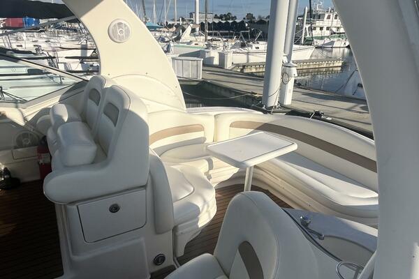2005 Sea Ray 320 Sundancer