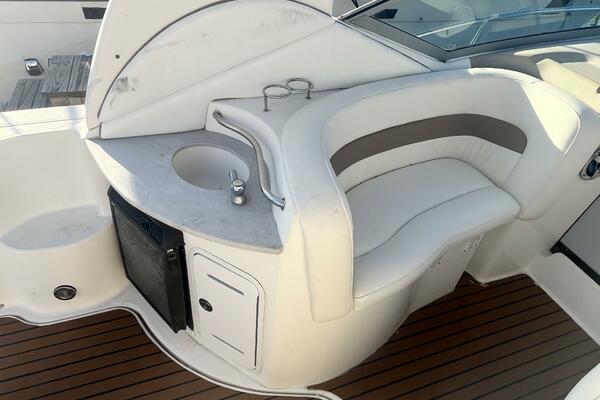 2005 Sea Ray 320 Sundancer