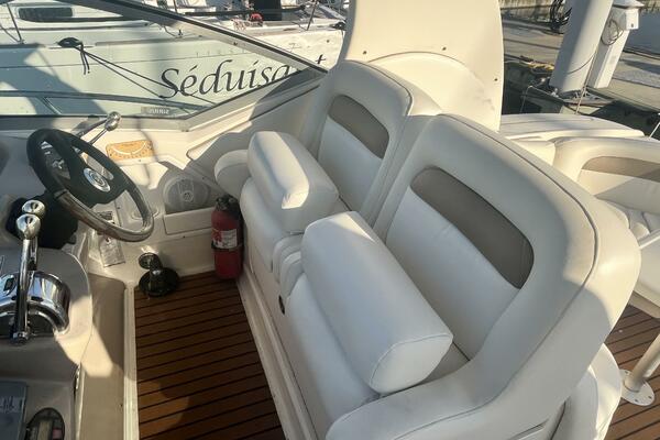 2005 Sea Ray 320 Sundancer