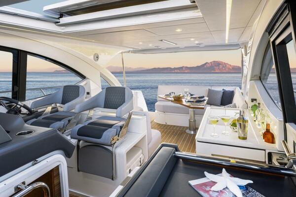 Riviera 4300 SE Image 013