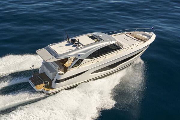 Riviera 4300 SE Image 010