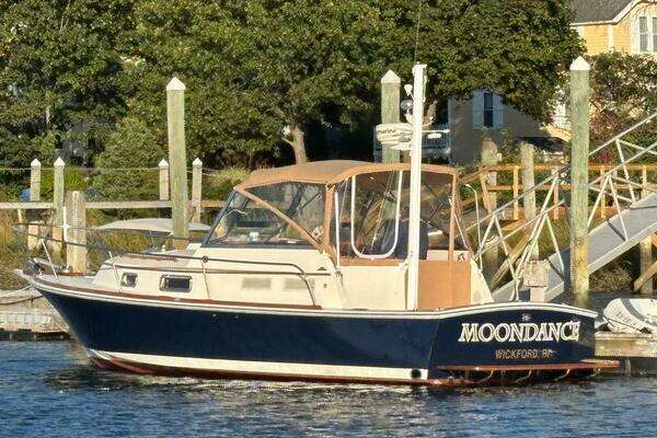 Photo of the 2000 Bruckmann 30 "MOONDANCE"