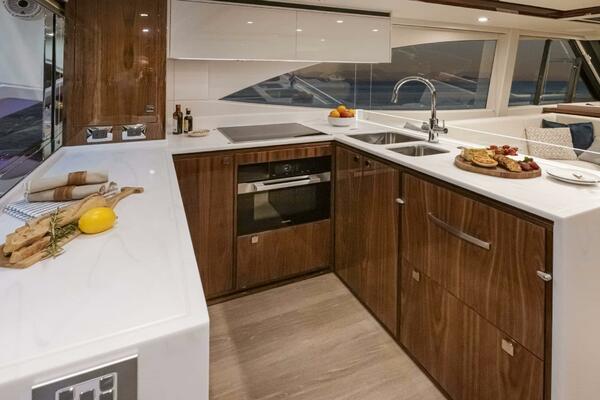 Riviera 6800 Sport Yacht PE Galley 01 Scaled (1)