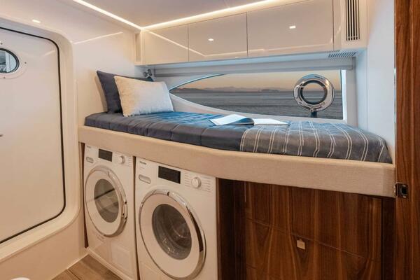 Riviera 6800 Sport Yacht PE Crew Cabin 02.jpg Scaled (1)