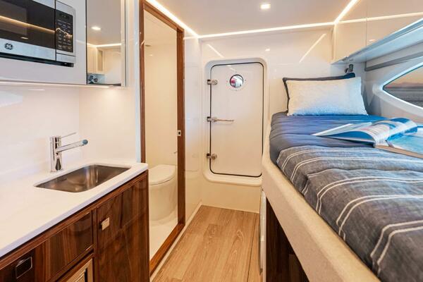 Riviera 6800 Sport Yacht PE Crew Cabin 03 Scaled (1)