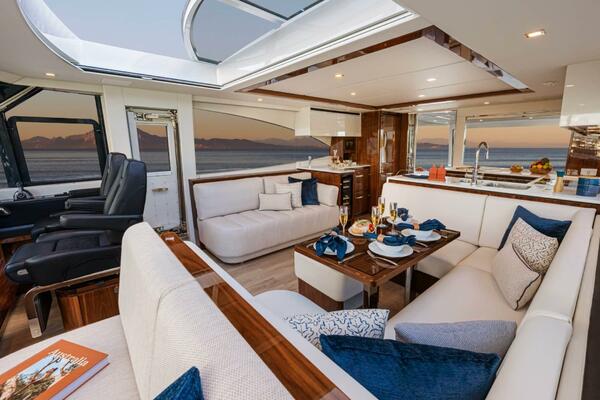 Riviera 6800 Sport Yacht PE Saloon 01 Scaled (1)