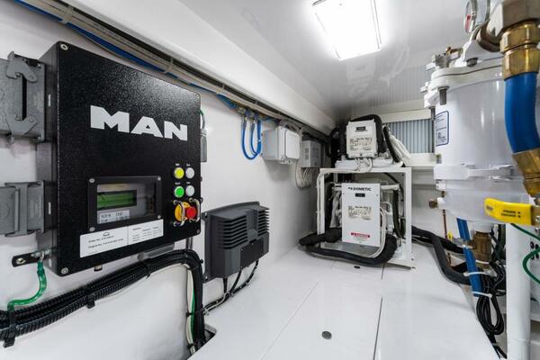 Hammerheads 54ft Viking Yacht For Sale