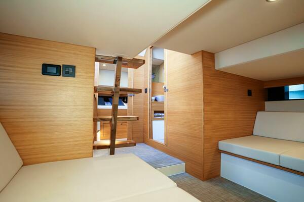 42ft De Antonio Yacht For Sale