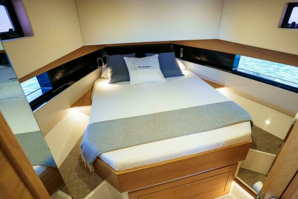 42ft De Antonio Yacht For Sale