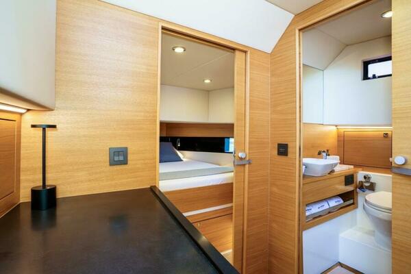 42ft De Antonio Yacht For Sale