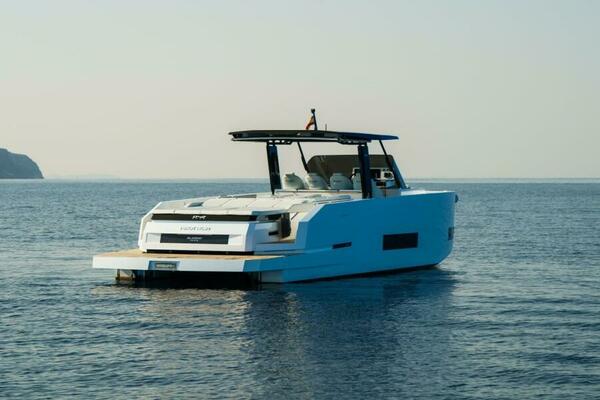 42ft De Antonio Yacht For Sale