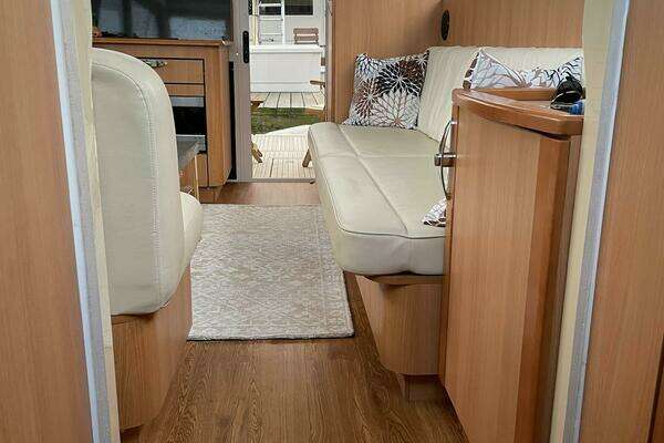2013 Greenline 33