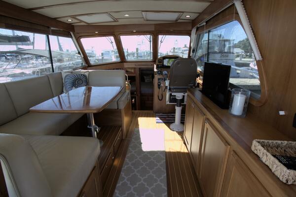 FLIGHT LEVEL ZERO 38ft Sabre Yacht For Sale