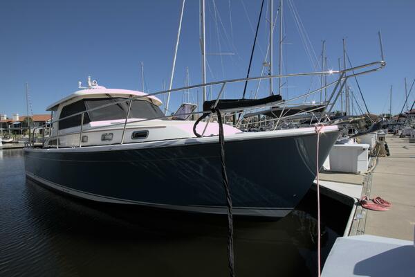 FLIGHT LEVEL ZERO 38ft Sabre Yacht For Sale