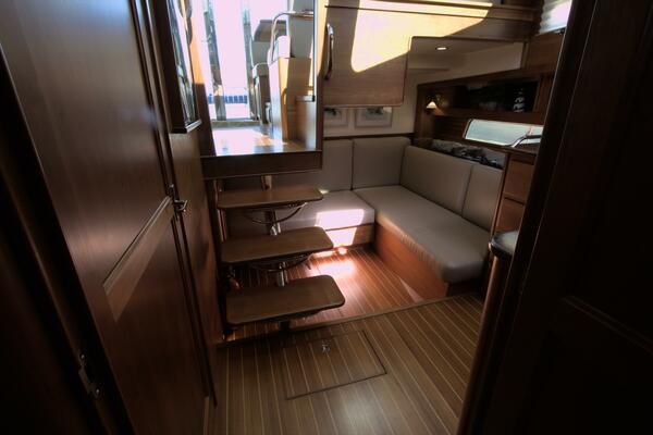 FLIGHT LEVEL ZERO 38ft Sabre Yacht For Sale