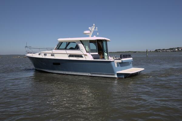 FLIGHT LEVEL ZERO 38ft Sabre Yacht For Sale