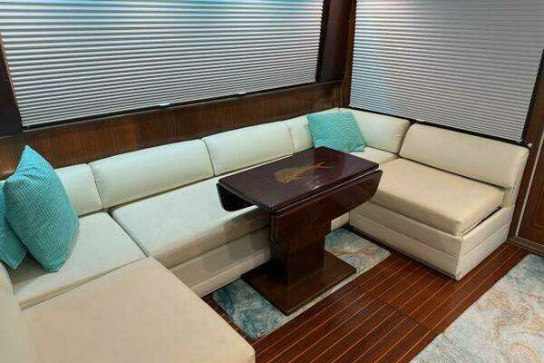 Hatteras 45 Convertible Yacht For Sale
