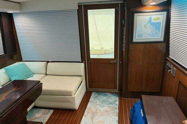 Hatteras 45 Convertible Yacht For Sale