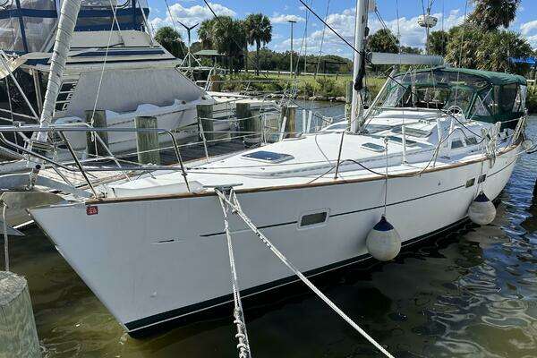 42-ft-Beneteau-2004-423-Fleetwing-Stuart Florida United States yacht for sale