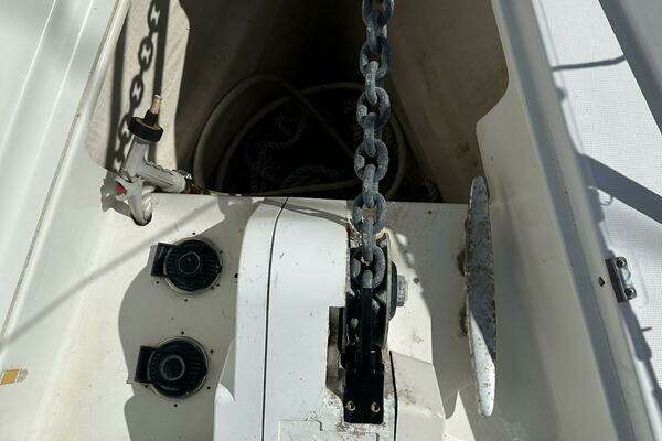 Photo of the 2004 Beneteau 423 "Fleetwing"